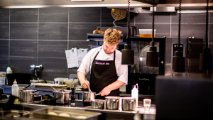 Cook jobs in Canada for foreigners