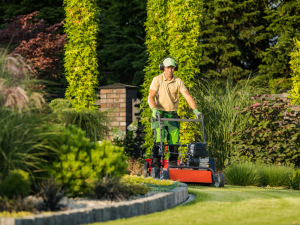 Grounds maintenance labourer jobs in Canada for foreigners