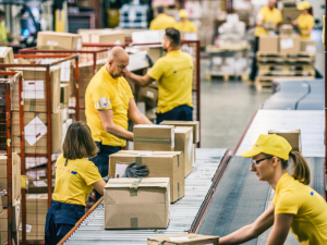 Warehouse worker material handling jobs in Canada for foreigners
