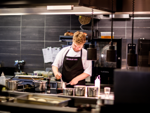 Cook jobs in Canada for foreigners