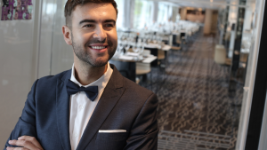 Restaurant manager trainee jobs in Canada for foreigners